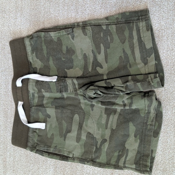 GAP Kids Pattern Shorts Bundle - Picture 2 of 12